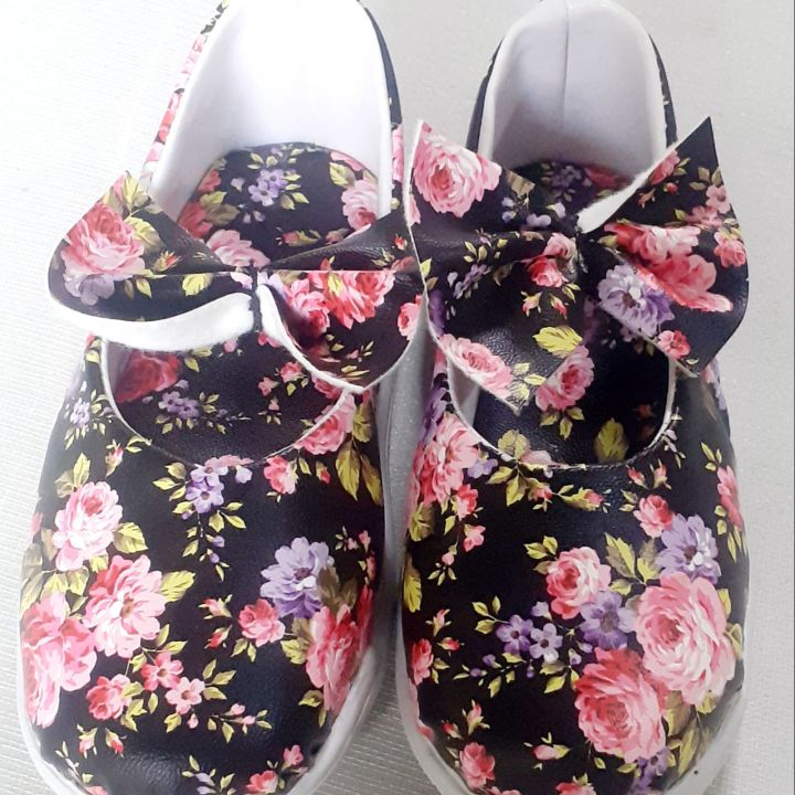black flower pumps baby girl shoes