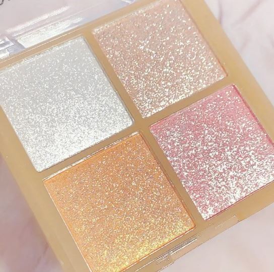 Miss%20Lara%20-%20Blush%20Highlighter,%20Easy%20To%20Blend,%20Easy%20To%20Color,%20Fine%20Shimmer,%20Versatile,%20Multi-color%20Options%20-%20Image%203