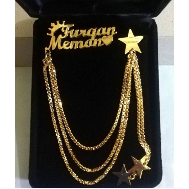 Custom%20Name%20Brooch,%20Name%20Coat%20Pin%20For%20Men,%20Name%20Brooch,%20Name%20Lapel%20Pin%20With%20Latest%20Design%20Fully%20Customized%20-%20Image%204