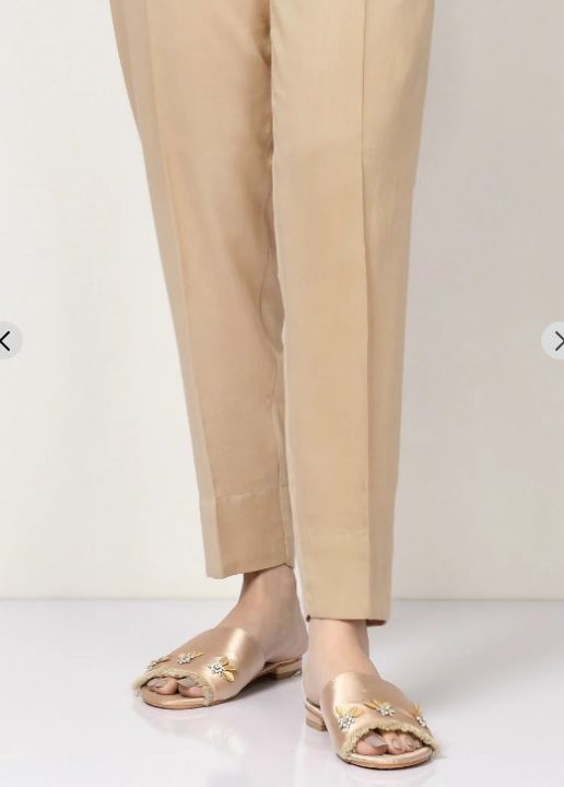 Black%20Trousers%20for%20Women%20-%20Image%204