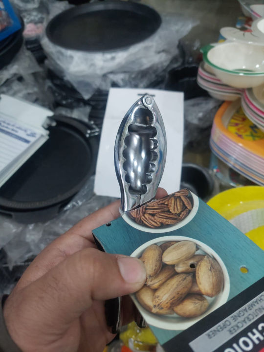 Taj%20Trader%20Walnut%20nut%20almond_cracker%20cutter%20stainless%20steel,%20akhrot%20badam%20cutter%20High%20Quality%20Tool%20-%20Image%204