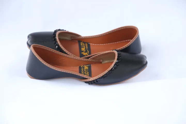 Black%20Desi%20Khussa%20for%20Women%20-%20Traditional%20Handcrafted,%20Comfortable,%20Versatile%20Ethnic%20Footwear%20-%20Image%204