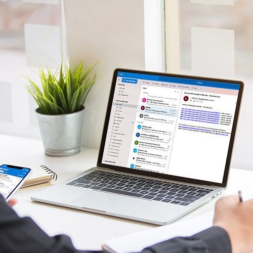 Microsoft%20365%20Family%20KEY%20with%20CoPilot%20in%20Apps%20-%20Direct%20Delivered%20from%20Microsoft%20Distributor.%20-%20Image%208