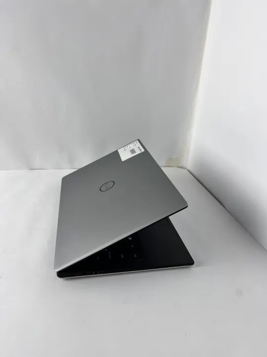 DELL%20XPS%2013%20i7%208th%20(GEN)%2016GB%20RAM%20256GB%20SSD%20-%20Image%204