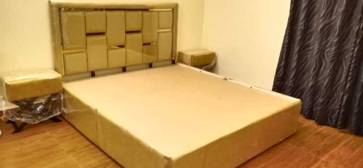 Luxurious%20brass%20look%20bed%20made%20with%20metal%20frame,%20furniture%20factory%20-%20Image%203