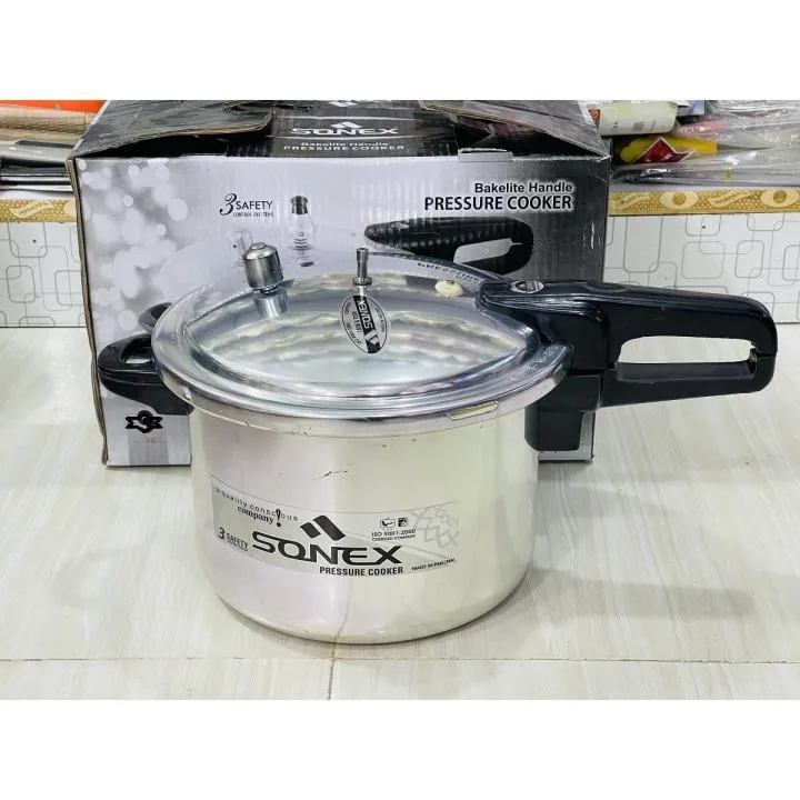 Sonex%20Pressure%20Cooker%20%E2%80%93%203L%20to%2011L%20%7C%20Heavy%20Gauge%20Aluminum%20Body%20%7C%20Fast%20&%20Energy%20Efficient%20Cooking%20%7C%20Secure%20Safety%20Lock%20System%20%7C%20Durable,%20Rust-Resistant%20&%20Easy%20to%20Use%20%7C%20Gas%20Stove%20Compatible%20-%20Image%205