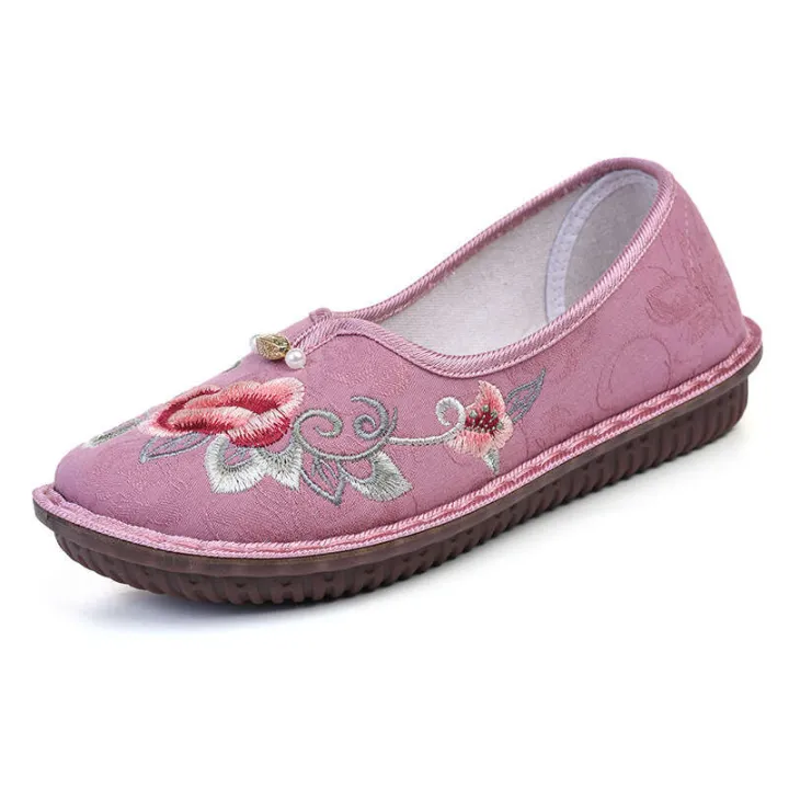 Old%20Beijing%20cloth%20women's%20anti%20slip%20soft%20sole,%20comfortable%20mother's%20middle-aged%20and%20elderly%20grandmother%20flat%20sole%20single%20shoes,%20Hanfu%20embroidered%20shoes%20-%20Image%207