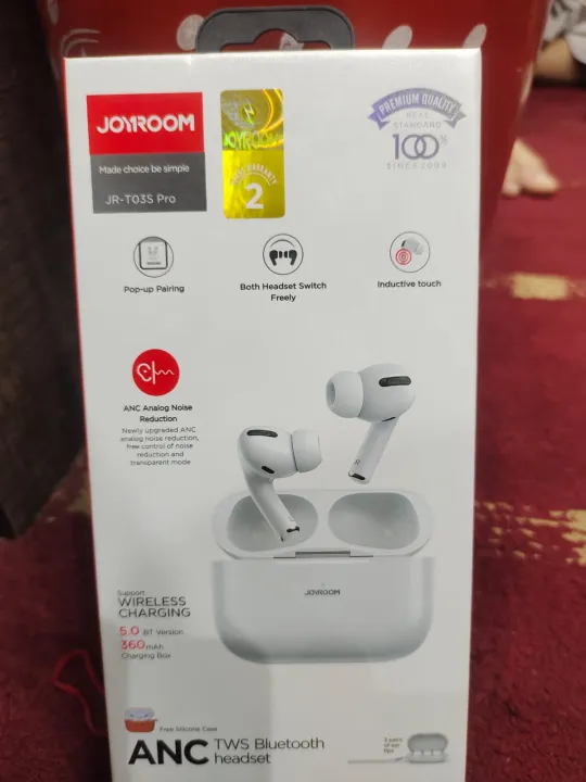Joyroom%20JR%20T03s%20PRO%20Wireless%20Earbuds%20Bluetooth%20Headphones%20with%20Red%20Box%20-%20Image%205