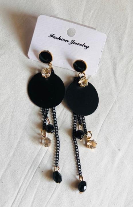 Black%20earrings%20for%20girls%20and%20womens%20-%20Image%202