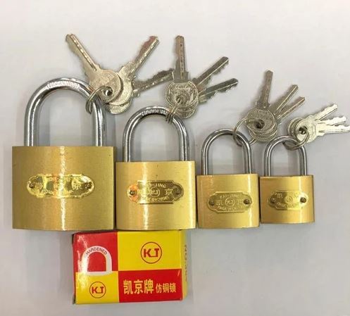 Heavy%20Duty%20China%20Padlock%20-%20Taala%20%202.5''%2063mm%20with%203%20keys%20(Golden%20or%20Black)%20-%20Image%204