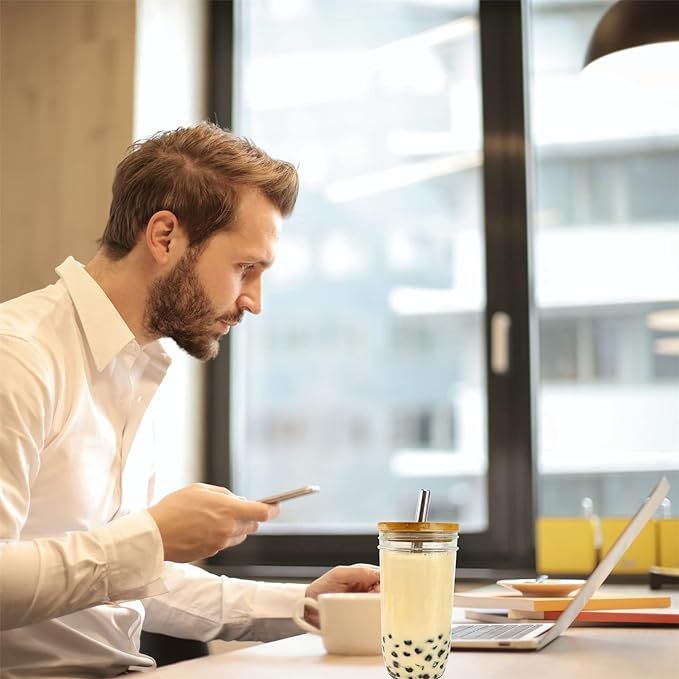 Boba%20Cup%20Mason%20Jar%20with%20Lid%20and%20Straw,%2024%20oz%20Smoothie%20Boba%20Cup%20with%20Plastic%20Lid,%20Reusable%20Wide%20Mouth%20Drinking%20Cup,%20Leak%20Proof%20Mason%20Jar%20Glass%20Cup%20for%20Juicing,%20Bubble%20Tea,%20Coffee,%20Pearl%20tea%20-%20Image%207