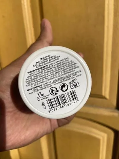 Makeup%20Obsession%20All%20A%20Blur%20Pore%20Blurring%20Primer%20Stick:%20The%20Ultimate%20Primer%20for%20Flawless%20Makeup%20Application%20%20If%20you're%20searching%20for%20the%20perfect%20primer%20that%20ensures%20your%20makeup%20lasts%20all%20day,%20the%20Makeup%20Obsession%20All%20A%20Blur%20Pore%20Blurring%20Primer%20Stick%20is%20a%20-%20Image%205