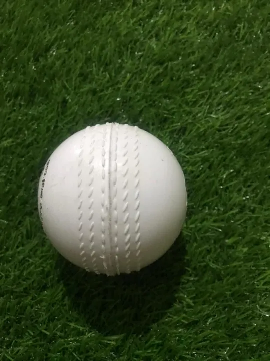 Practice%20Cricket%20Hard%20Ball%20(Synthetic)%20-%20Image%205