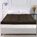 SQUARE QUILTED MATTRESS TOPPER. 