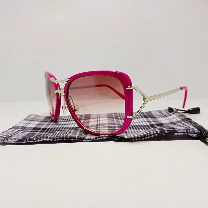 Sunglasses%20For%20Women%20Stylish%20Branded%20Anti%20UV%20Big%20Metallic%20Frame%20Sunglasses%20With%20Free%20Sunglasses%20Cover%20-%20Image%203