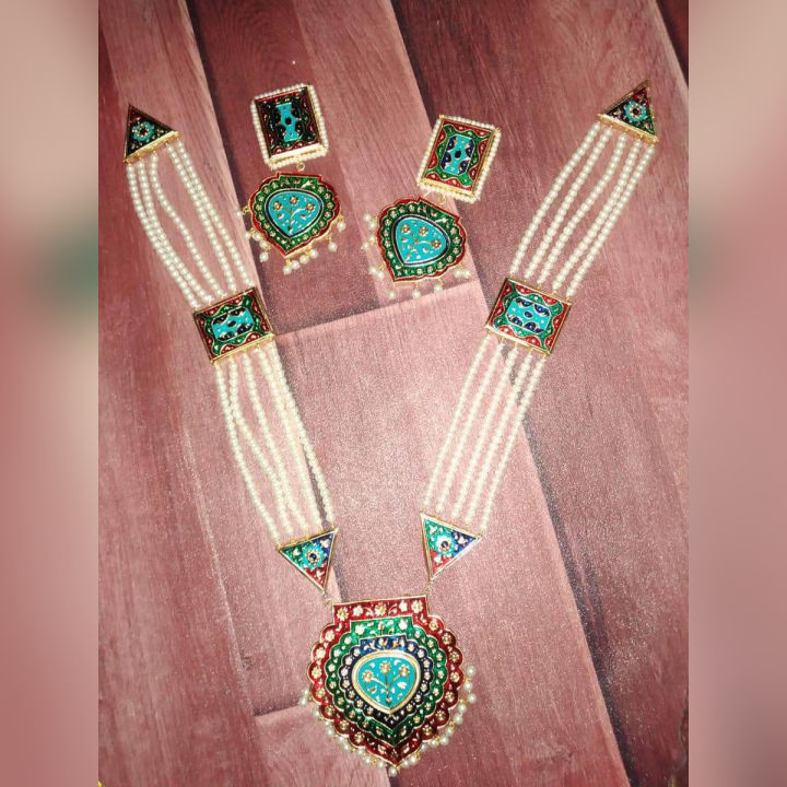 Kundon set in meena work