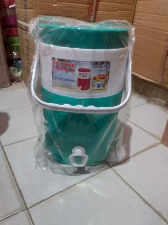 Insulated%20Small%20Water%20Dispenser%20Picnic%20Travel%20Water%20Cooler%204.5%20Liters%20-%20Image%202