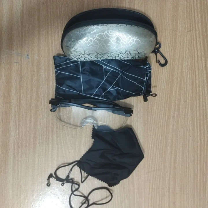 2.0X%20Magnifying%20Glass%20Set%20with%20LED%20Light%20+%20Cell%20Operated%20Magnifier%20for%20Close%20Work%20+%20Reading,%20Sewing,%20Jewelry,%20Leather%20Work,%20Arts%20&%20Crafts,%20DIY,%20PCB%20&%20Circuit%20Board%20Repair%20-%20Image%204