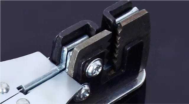 Automatic%20Cable%20Wire%20Strippers%20Crimping%20Plier%20Peeled%20Insulation%20Remover%20Cutter.%20-%20Image%204