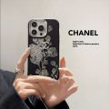 CHANEL Black and white background flower phone case iPhone11 12 13 14pro 15promax cover. 
