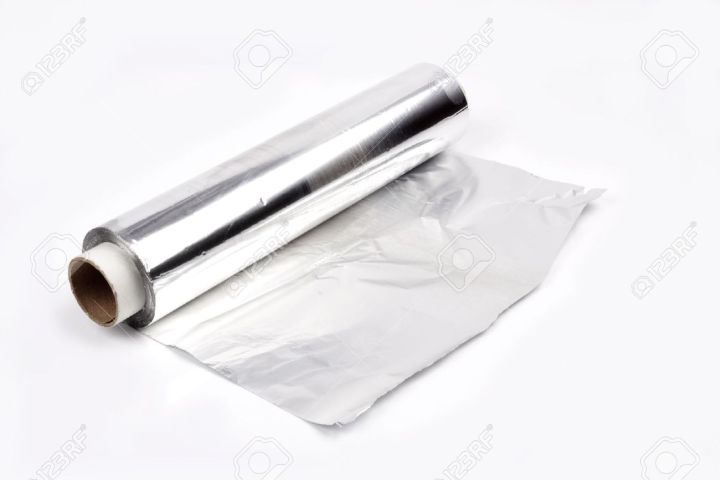 Aluminium%20Foil%20Roll%20%20Silver%20High%20Quality%20Best%20For%20Food%20-%20Image%202