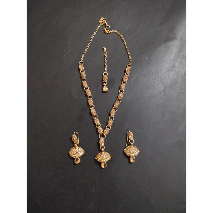 Light Weight Artificial Gold Necklace Set With Earrings For