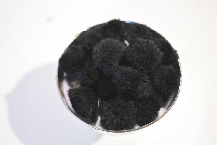 pom%20poms-2%20cm%20size%20-%20Image%208