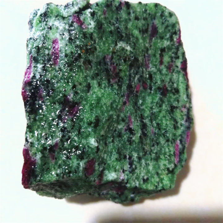 Wholesale natural quartz raw gemstone ruby zoisite rough stone epidote specimen