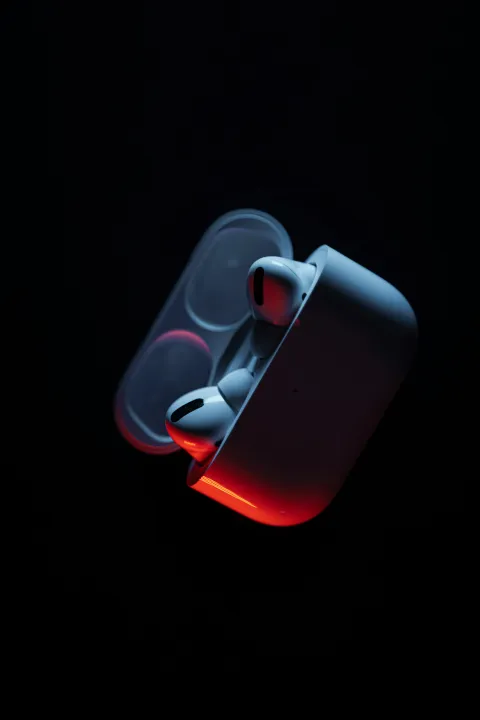 Wireless%20Bluetooth%20Earbuds%20with%20Charging%20Case,%20Built-in%20Microphone,%20Portable%20Hands-Free%20Earphones%20for%20Music%20&%20Calls%20-%20Image%202