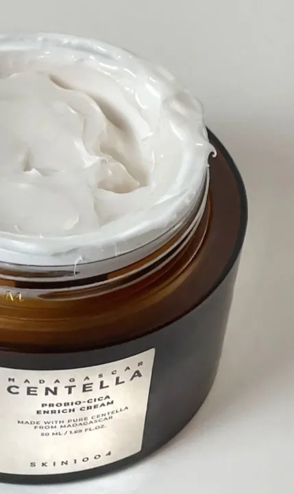 SKIN1004%20Madagascar%20Centella%20Probio-Cica%20Enrich%20Cream%20%E2%80%93%2050ml%20%7C%20Intensive%20Hydration%20&%20Skin%20Barrier%20Repair%20-%20Image%204