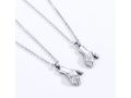 Magnetic Handshake Necklace,Holding Hands Necklace, Hands Couple Chain Magnet bf gf BFF Couple Hand Magnetic Necklaces Boyfriend Girlfriend Lovers love pendant locket women girls men boys. 