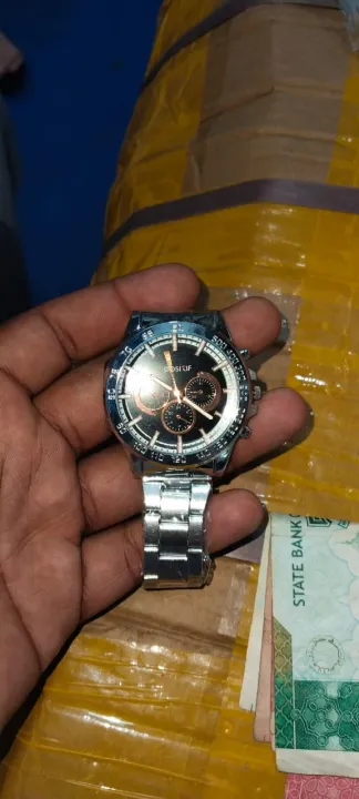 Classic%20Luxury%20Men's%20Stainless%20Steel%20Analog%20Quartz%20Watch%20%7C%20Classic%20Luxury%20Men's%20Stainless%20Steel%20Analog%20Quartz%20Watch%20-%20Image%204