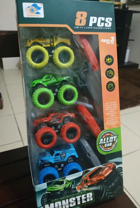 Monster%20Cars%20Set%20/%20Mini%20Rock%20Crawler%20Truck%20Set%20/%20Friction%20Car%204%20Wheel%20Drive%20Vehicle%20for%20Boys%20and%20Kids%20-%20Image%204