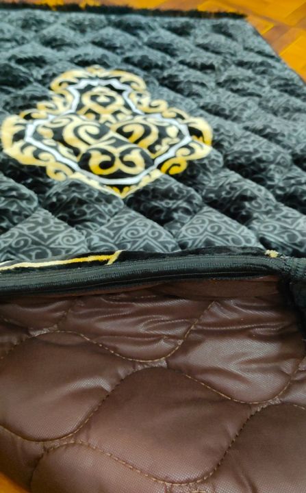 Super%20Soft%20Muslim%20Prayer%20Rug%20Orthopedic%20Padded%20Foam%20Cushion%20100%25%20Raschel%20Thick%20Velvet%20Non-Slip%20Janamaz%20-%20Image%209