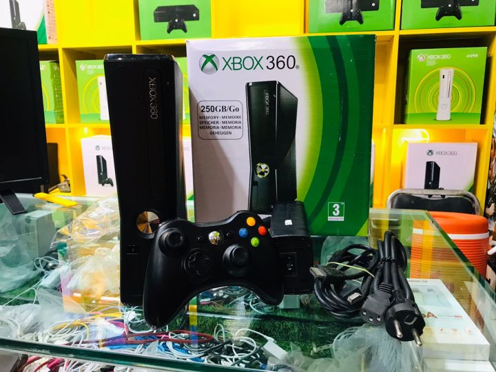 Xbox%20360%20Console%20Slim%20Model%20320%20Jtag%2075%20Games%20included%202%20Wireless%20Controllers%20-%20Image%204