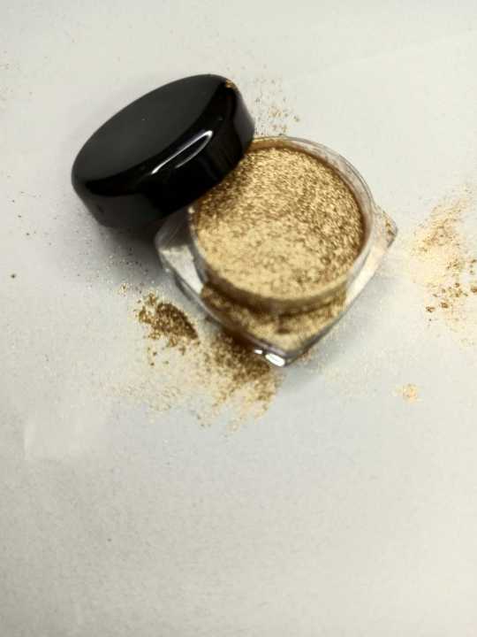 Golden%20Shimmering%20Eyeshadow%20Shimmer%20Eye%20Shadow%20Powder%20Eyeshadow%20-%20Image%202