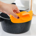HelloWorld Liquid Dispenser Food Grade Easy Installation Duckbill Edge Deflector. 
