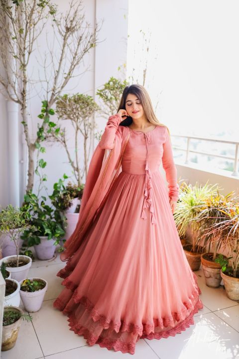 Dealistaan%20Fancy%20Flair%203-Piece%20Stitched%20Long%20Frock%20for%20Women%20-%20Heavy%20Embroidered%20Wedding%20&%20Party%20Wear%20Frock%20Set%20with%20Dupatta%20&%20Trouser%20-%20Top%20Trending%20Girls%20Formal%20Maxi%20-%20Image%203