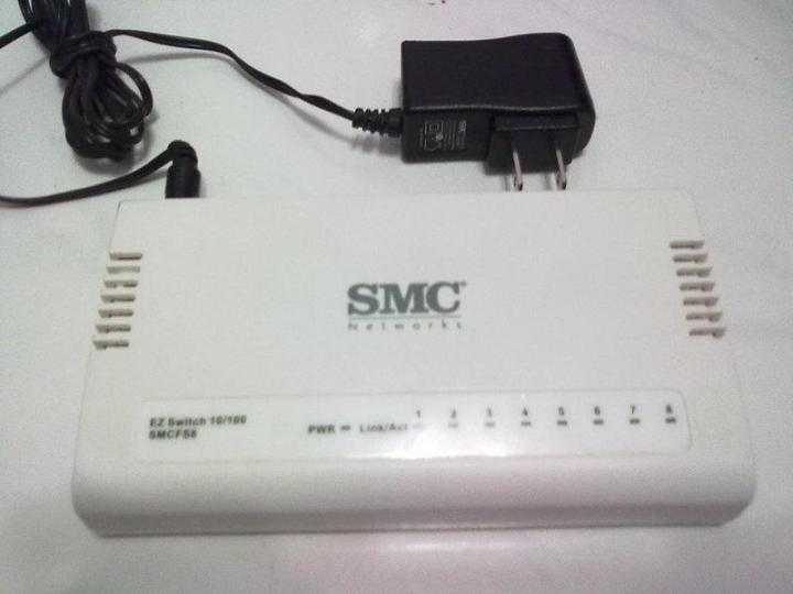SMC%20EZ%20Switch%20SMCFS8%20-%20switch%20-%208%20ports%20-%20Image%203