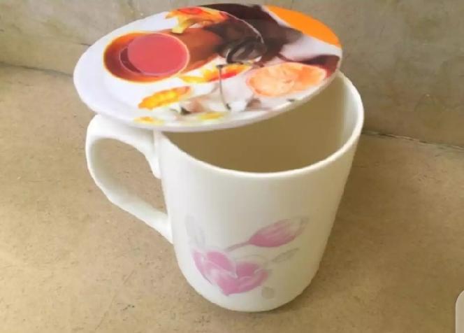 Pack%20of%206%20-%20Random%20Design%20Melamine%20Plastic%20Mugs%20or%20Cups%20Cover,%20Glass%20Cup%20Lid,%20Drinkguards%20-%20Image%203