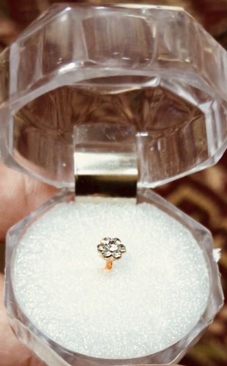 Nose%20Pin%20Diamond%20Stones%20Gold%20Platted%20-%20Image%205