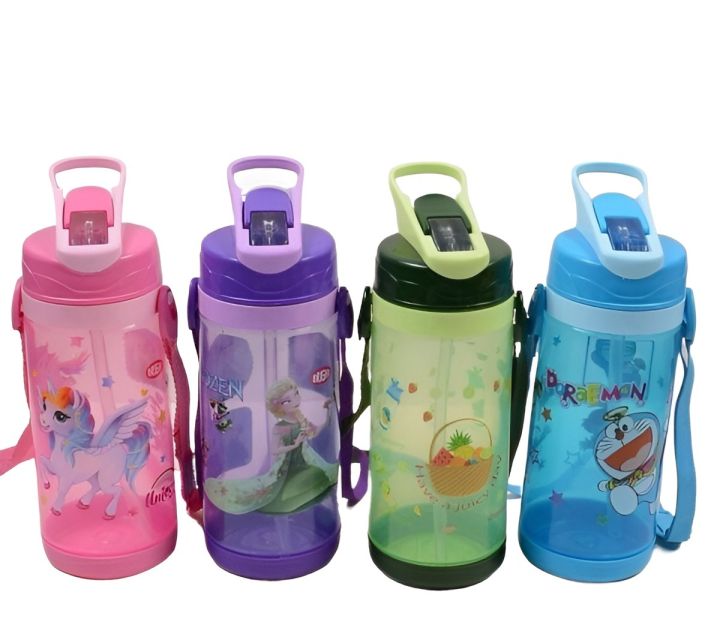 Play Star Water Bottle. Material: Plastic