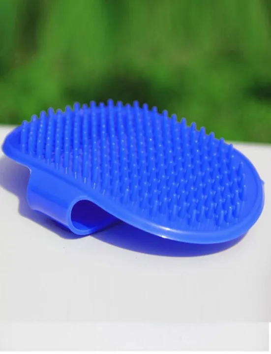 High%20Quality%20Rubber%20Bathing%20Brush%20-%20Comfortable%20and%20Soft%20For%20Your%20Pet%20-%20Image%205