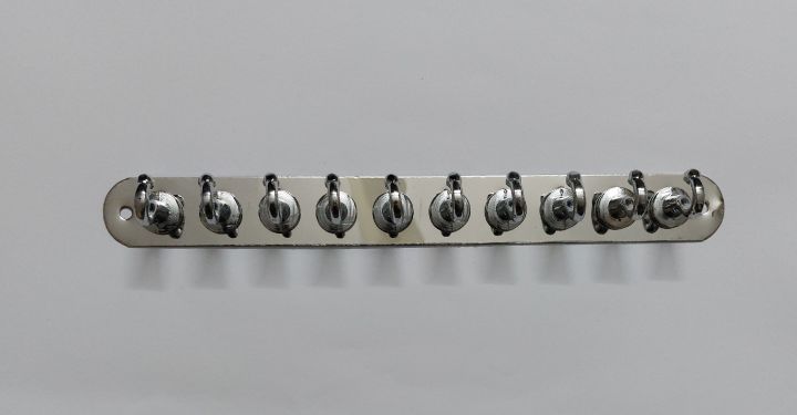 Wall%20Mounted%20Cast%20Iron%20Key%20Holder%20Rack-%20Key%20Stand%20with%204,%206,%208,%2010%20Hooks%20all%20Mounted%20Cast%20Iron%20Hanger%20with%20Screws.%20Available%20in%204%20Sizes(4,%206,%208,%2010%20Hooks)%20-%20Image%205