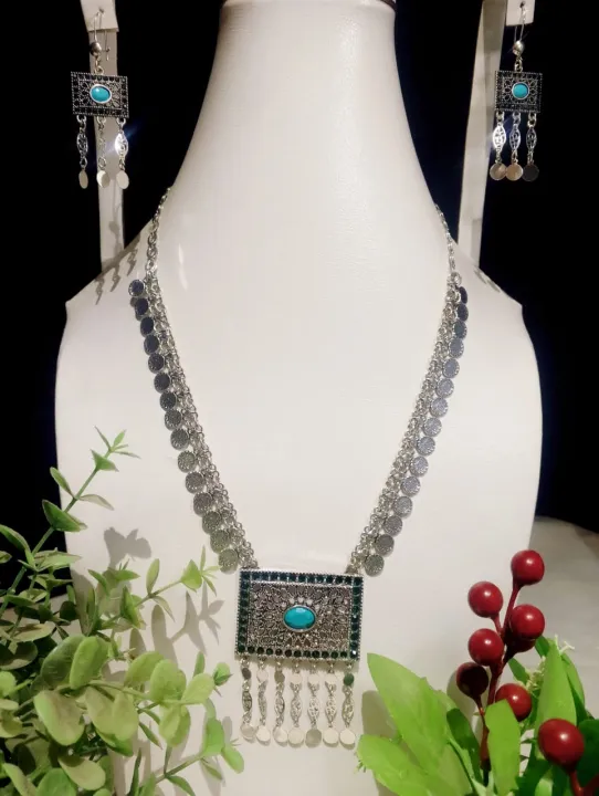 Silver%20Long%20Mala%20Set%20with%20Dangling%20Coins%20%E2%80%93%20Ethnic%20Traditional%20Jewelry%20-%20Image%204