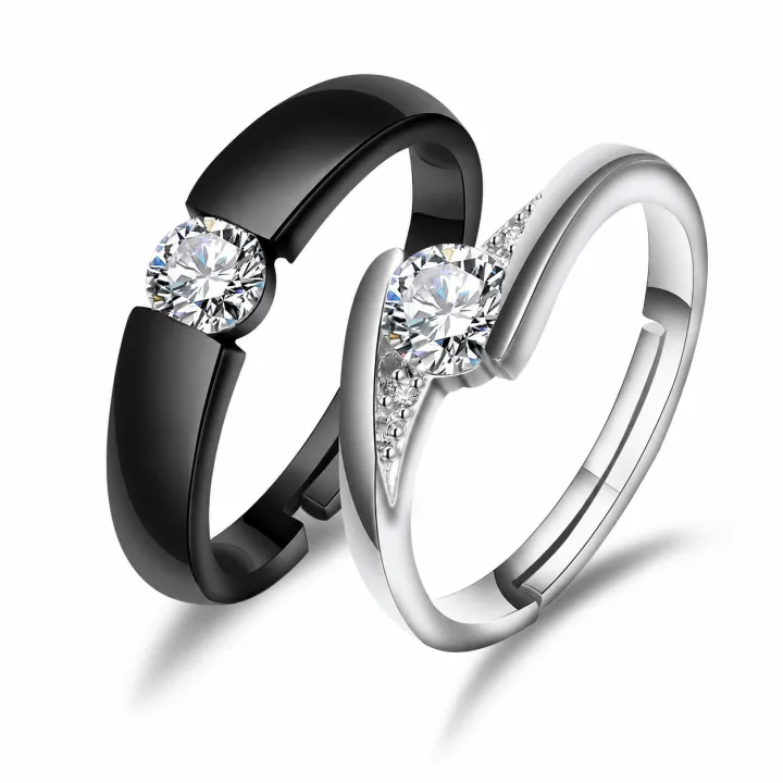Timeless%20Love%20Rings%20%E2%80%93%20Modern%20Black%20&%20Silver%20Couple%20Ring%20Set%20-%20Image%202