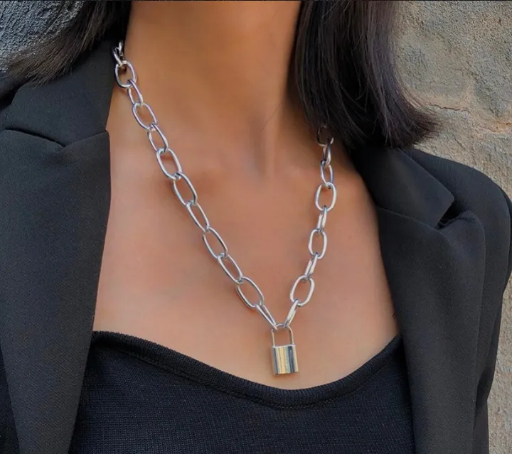 Silver%20Lock%20Pendant%20Necklace%20for%20Girls%20or%20Lover%20Lock%20for%20Girls%20or%20Women%20Hollow%20Chain%20Personality%20Female%20Neck%20Jewelry%20Beautiful%20Neck%20Decoration%20-%20Image%203