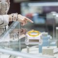 Solar/Battery Powered Rotating Stand Product Display Art Jewellery Exhibition Photography Photography Rotating Display Stand 360 Degree Electric Rotating Product Display Turntable For Video Shooting Display Stand Mirror 360 Degree. 