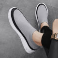 IELGY men's mesh slip-on casual sneakers. 