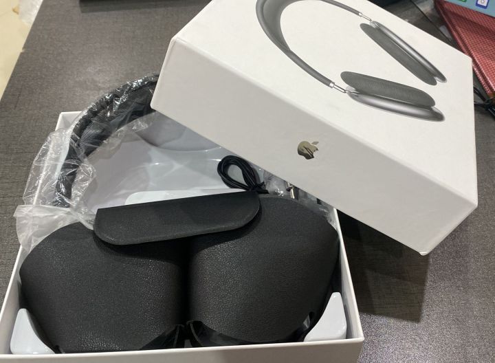 Air-Pods Max Wireless Over-Ear Headphones Best AAA Plus Copy • Bluetooth connectivity for seamless pairing • Personalized Spatial Audio for theater-like sound